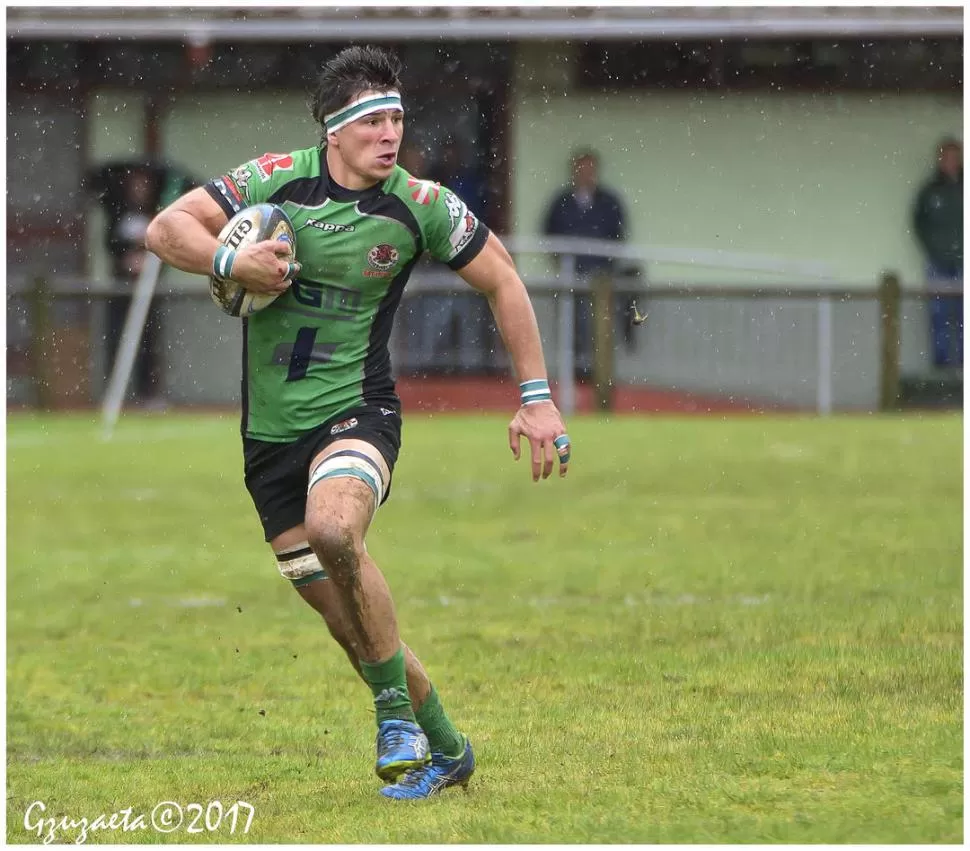 CON O SIN BARRO. Matías López fue importante en el juego físico para Gernika. foto de GOTZON ZUZAETA AURREKOETXEA