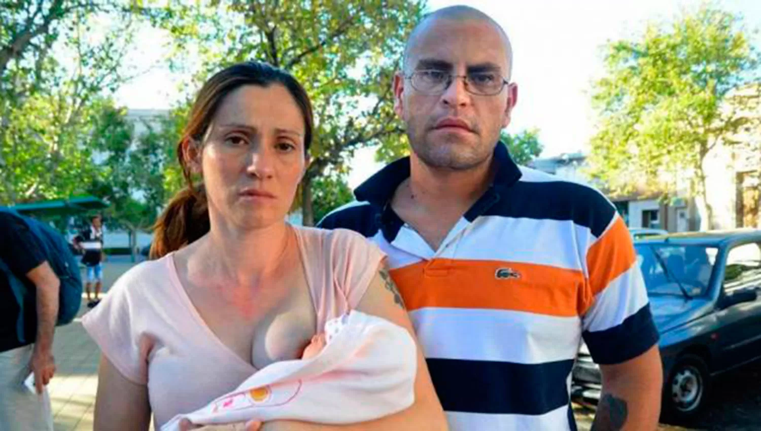 Gómez junto a Di Marco, quien también está acusada por el crimen de su hija. FOTO TOMADA WWW.LOSANDES.COM