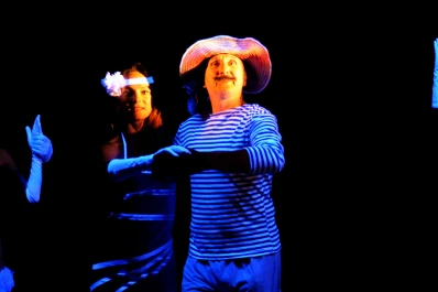 Regresa la magia del Teatro Negro de Praga