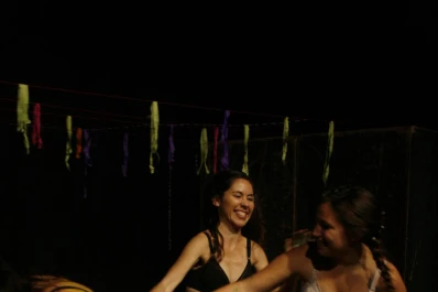 Reunión de comadres lejos de los hombres