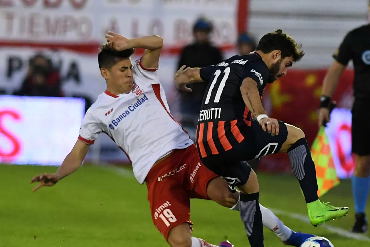 San Lorenzo extiende su paternidad sobre Huracán y le ganó con un gol de Angeleri