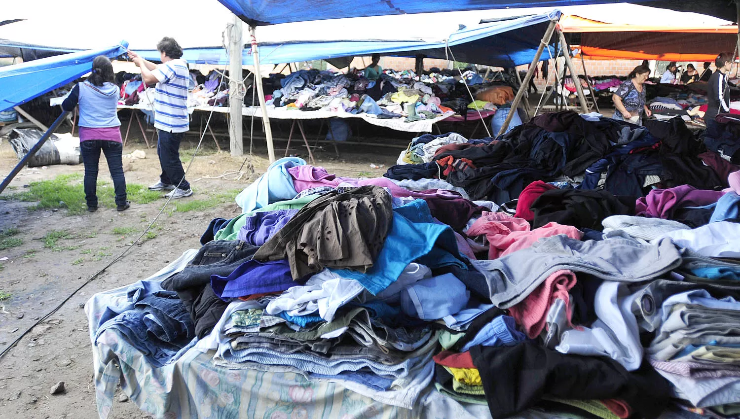 EN YERBA BUENA. Imagen de una de las tantas ferias que funcionan en Tucumán. LA GACETA FOTO DE ANALIA JARAMILLO