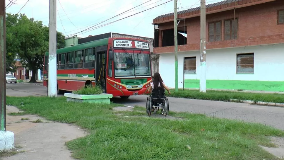 TRANSPORTE. Mariana Arréguez denunció la falta de ómnibus adaptados para personas en sillas de ruedas. 