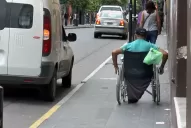Video: así viven (y padecen) la ciudad los discapacitados