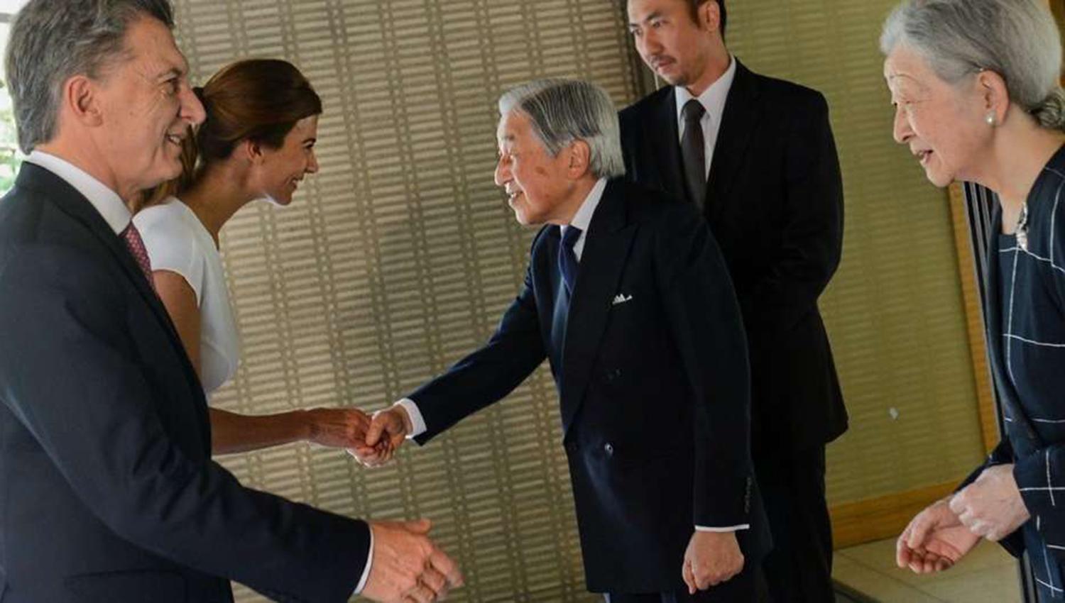 El presidente Mauricio Macri y la primera dama, Juliana Awada, fueron recibidos hoy por Sus Majestades Imperiales de Japón, el emperador Akihito y su esposa Michiko. PRESIDENCIA DE LA NACIÓN