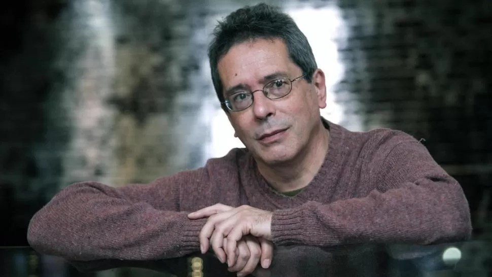 PROLÍFICO. César Aira tiene más libros publicados que años de vida. A los 68 es autor de más de 70 obras. La mayoría de ellas son novelas. 