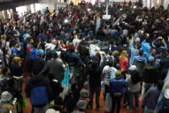 Así fue el banderazo de los hinchas de Atlético que hizo temblar el aeropuerto