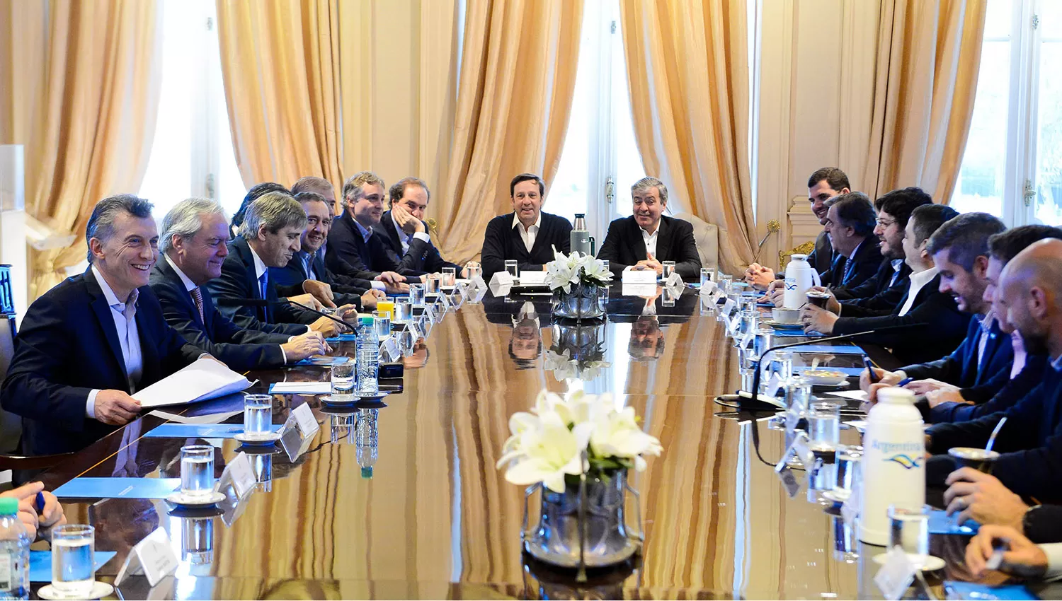 Macri encabezó hoy una reunión de Gabinete, en la que se estimó la inflación de mayo. FOTO DE DYN. 