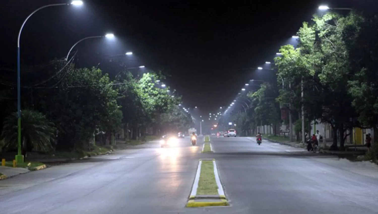 La avenida Juan B. Justo ya cuenta con nueva iluminación LED. FOTO TOMADA DE SMT.GOB.AR