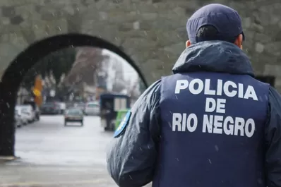 Una mujer fue baleada por su ex pareja en la puerta de su casa, en Bariloche