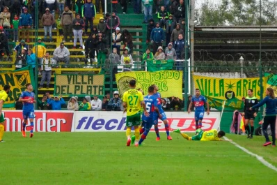 Con Sampaoli como principal espectador, Defensa venció a Tigre y se acerca a las Copas