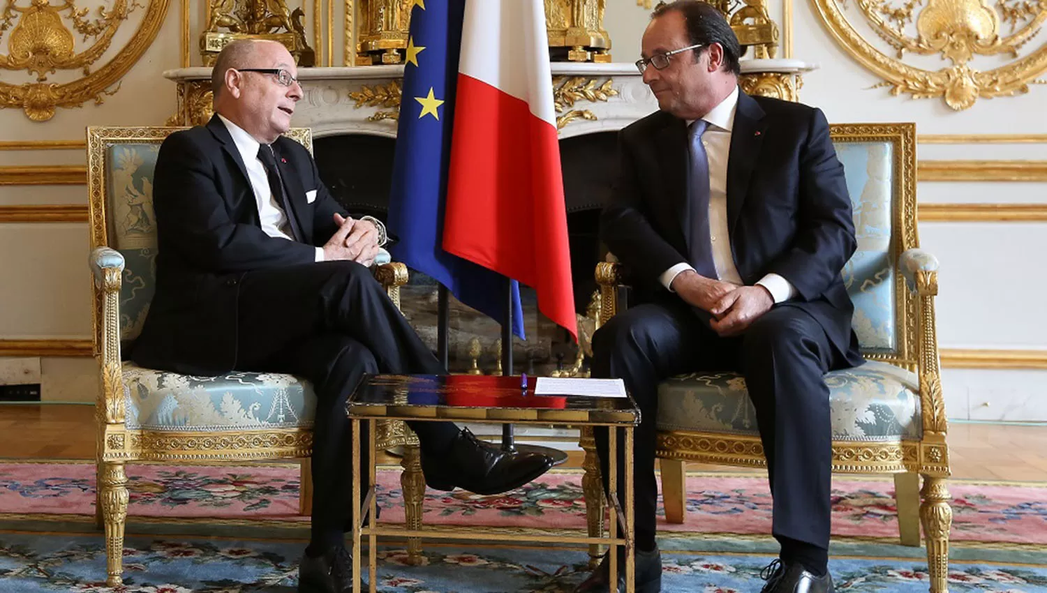 EN FRANCIA. Faurie (izquierda) ante el Presidente de Francia, François Hollande, en un encuentro oficial de 2016. FOTO TOMADA DE LA EMBAJADA ARGENTINA EN FRANCIA. 