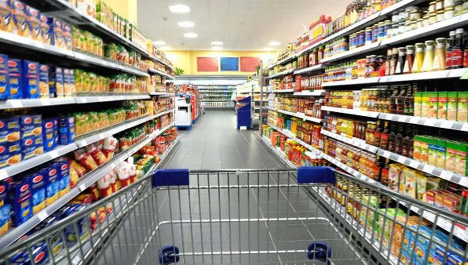 Góndola de un supermercado. FOTO DE ARCHIVO. 