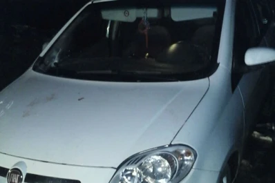 Armados y vestidos de policías robaron en una vivienda: fueron atrapados tras una persecución