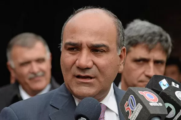 Manzur contradijo a Rojkés: “tenemos que ser prudentes”