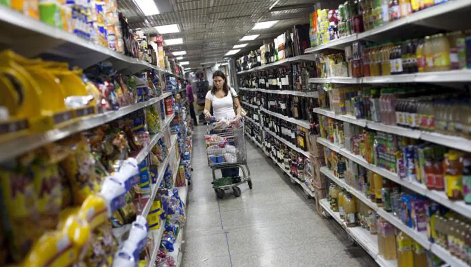 Góndolas de supermercados. FOTO DE ARCHIVO. 