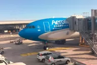Un avión de Aerolíneas Argentinas aterrizó de emergencia para salvar a un niño
