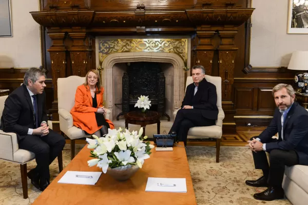 Cómo es el acuerdo financiero para Santa Cruz que acordaron Mauricio Macri y Alicia Kirchner