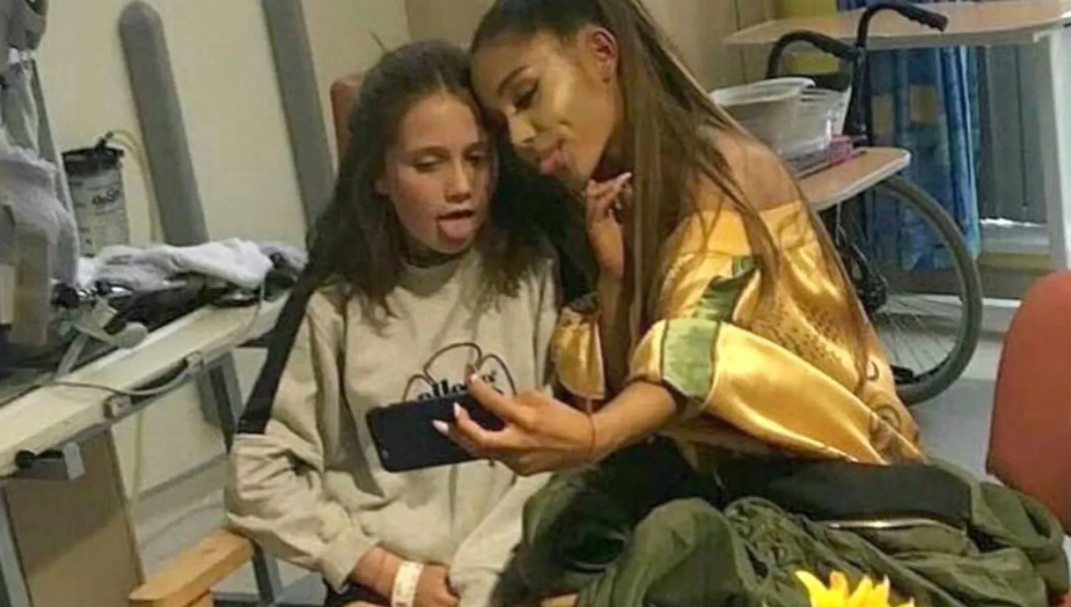 Ariana Grande visitó en el hospital a los heridos del atentado de Manchester