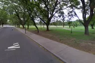 Fue a correr y terminó atacado por cuatro perros cuando quiso salvar a un niño