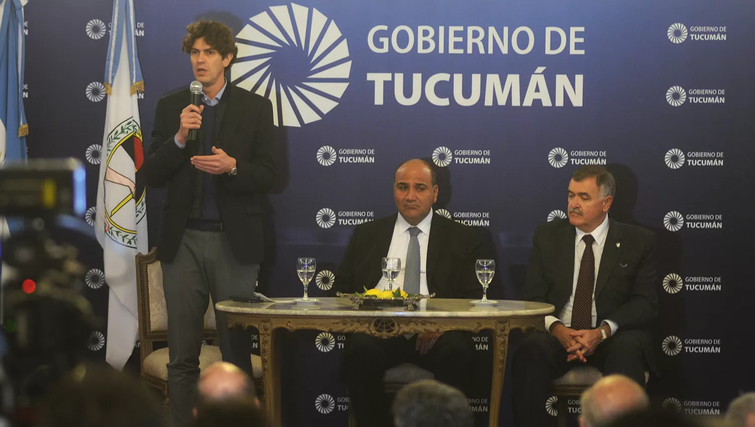 Lousteau, Manzur y Jaldo, en la Casa de Gobierno. FOTO DE ANALIA JARAMILLO / LA GACETA. 