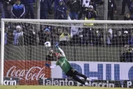 Atlético voló con Luchetti hasta la próxima fase