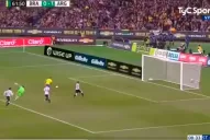 Video: Argentina se salvó dos veces de milagro porque los remates se estrellaron en los palos