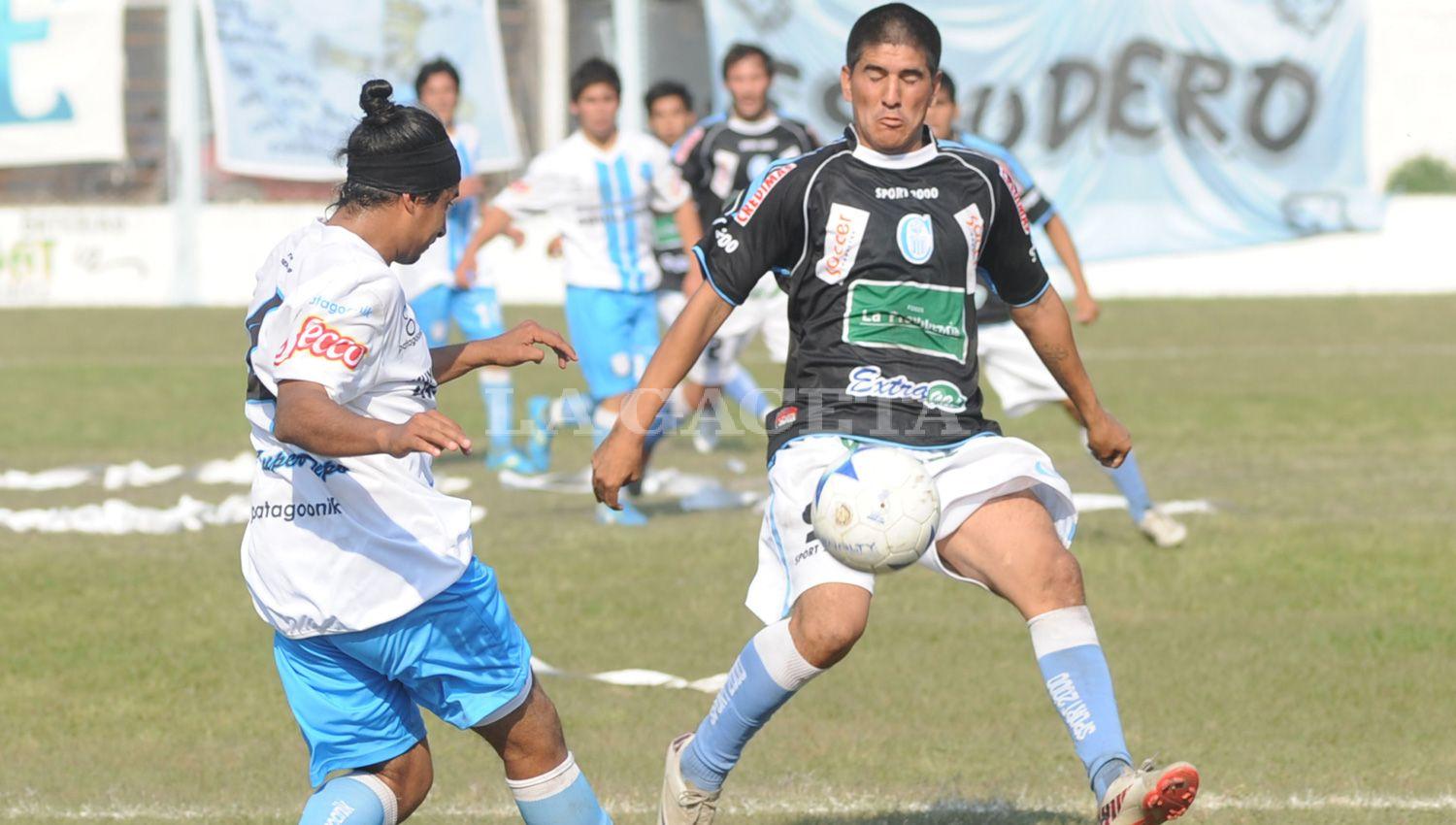 Jugando en Atlético Concepción. ARCHIVO LA GACETA