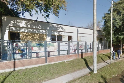 Se quejó en la escuela de su hija, la golpeó y amenazó de muerte a las maestras