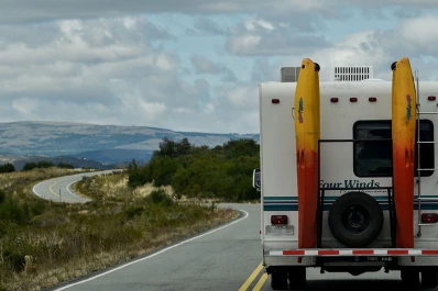 Otra abuela aventurera: una mujer de 75 años se ofrece como acompañante para viajar en el motorhome