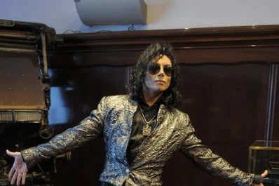 Más que un imitador, un clon de su ídolo