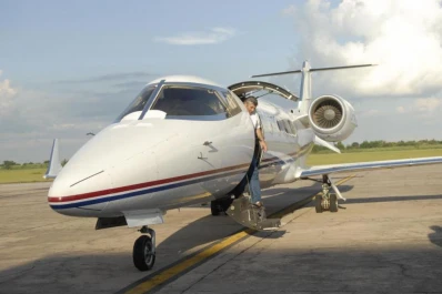 Más de $ 1 millón para cuidar los aviones en Termas