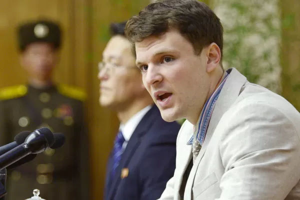 Murió el estudiante estadounidense que Corea del Norte deportó en estado de coma