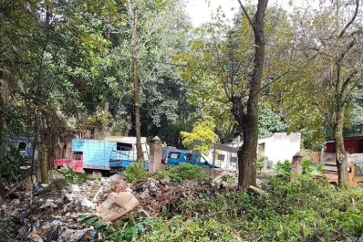 Basural y chatarra le quitan belleza al cerro