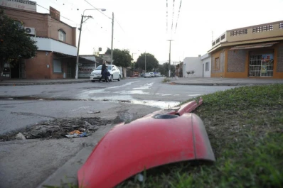 Murió tras ser embestido por un auto que huyó