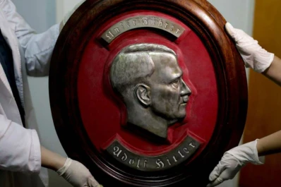 En imágenes: descubrieron una gran colección de objetos nazis en Argentina