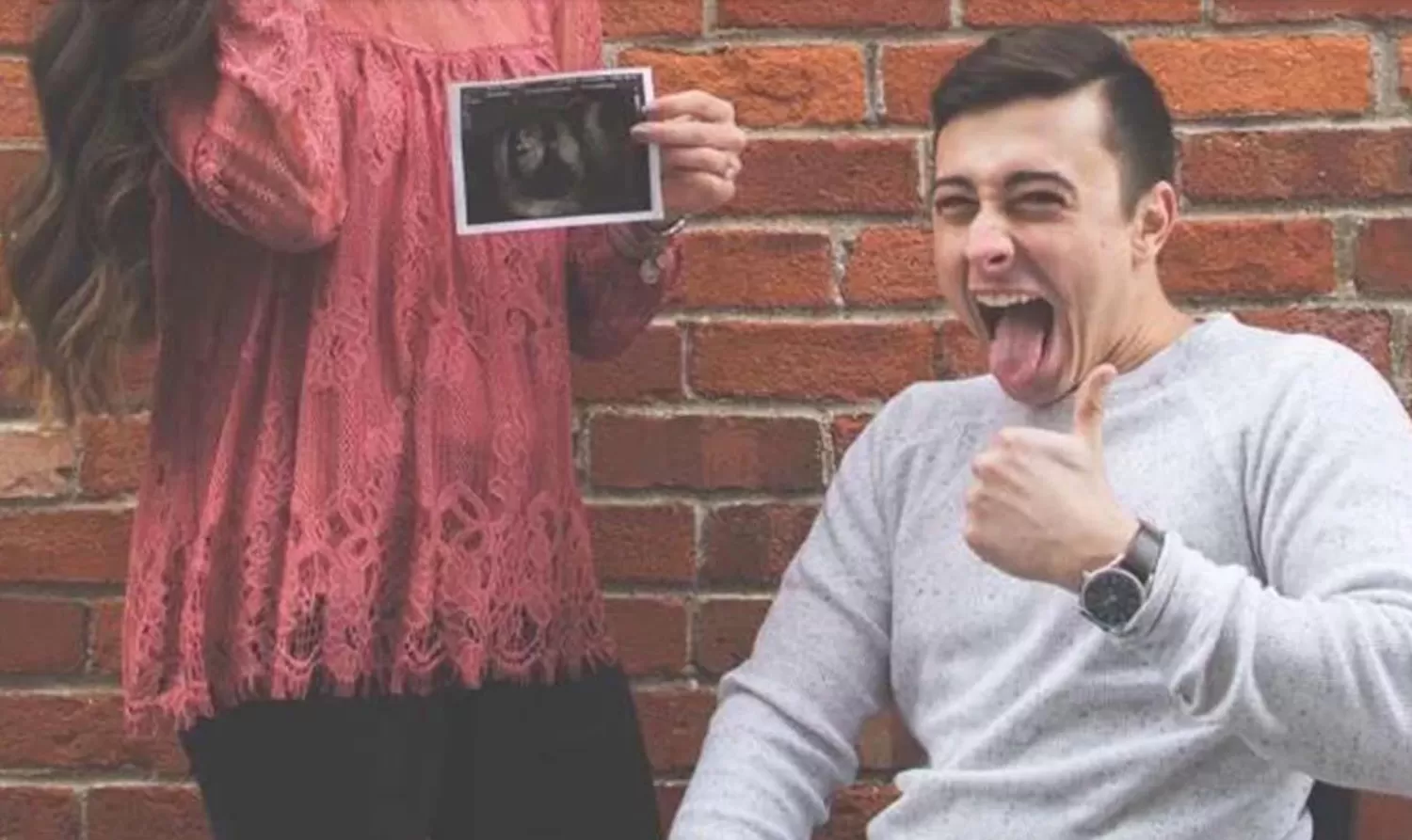 Anunció que estaba embarazada de su novio parapléjico y el mensaje se volvió viral