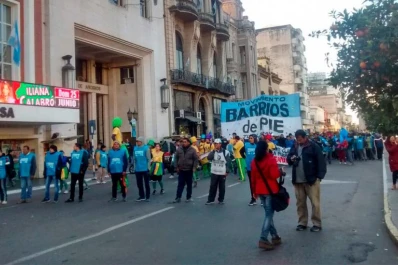 Transito cortado en la zona de plaza Independencia por una protesta