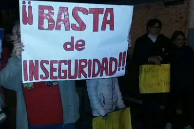 Hartos de los robos, en el Barrio SEOC se reunieron para pedir más seguridad