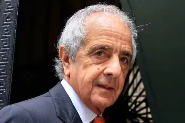 Cuatro asaltantes golpearon y robaron al presidente de River