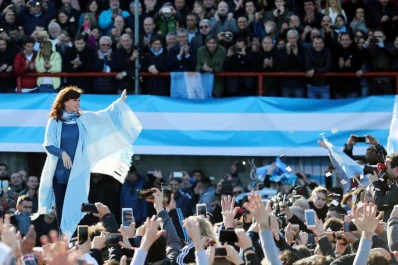 Cristina no se define y Macri haría anuncios