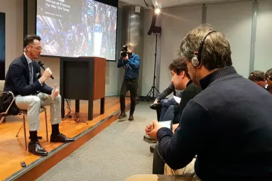 Disertó en Argentina el periodista Andrew Phelps, de The New York Times