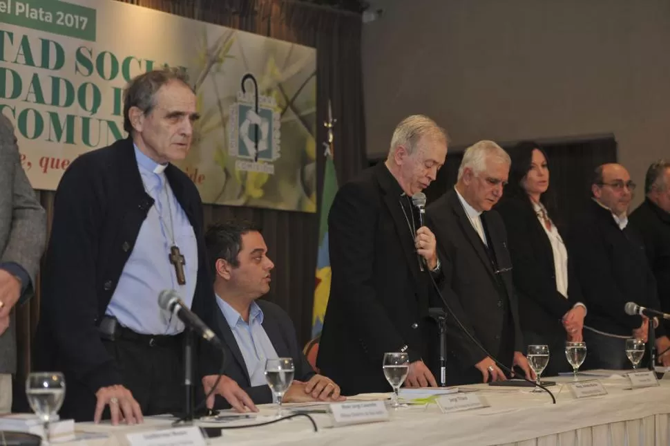 CUMBRE. Dirigentes políticos, eclesiásticos, sociales y empresariales se reunieron en Mar del Plata para debatir temas socioeconómicos del país. telam 
