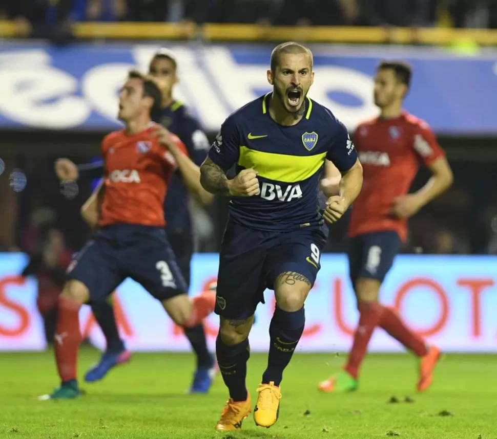 CAUTO. Darío Benedetto quiere quedarse en Boca para jugar la Copa Libertadores de América. telam