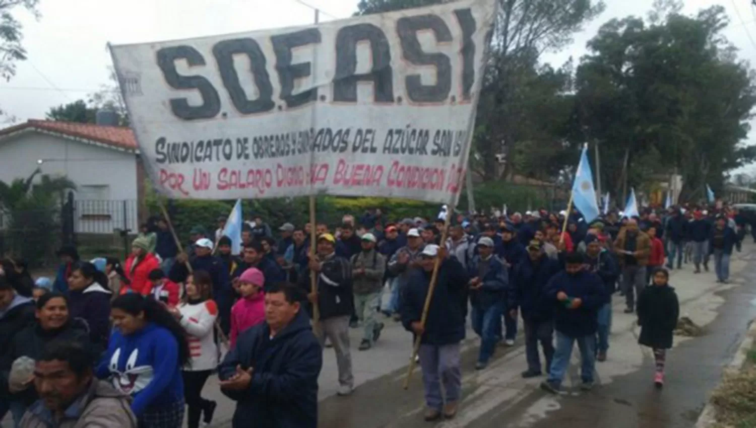 Protesta del personal del ingenio San Isidro de hace unos años. FOTO TOMADA DE SALTAENTRELINEAS.COM. 