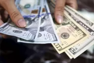 El dólar subió otra vez y cerró a $16,75