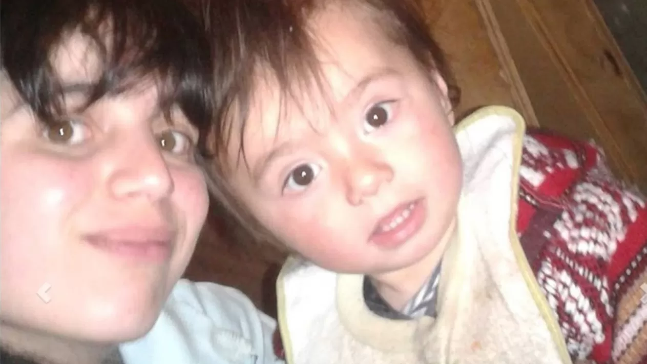 Georgina Díaz y su hijo, que está desaparecido. FOTO TOMADA DE CLARIN.COM. 