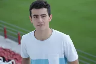 Tiene 17 años, todavía va al colegio y ya maneja las páginas y las redes oficiales de San Martín