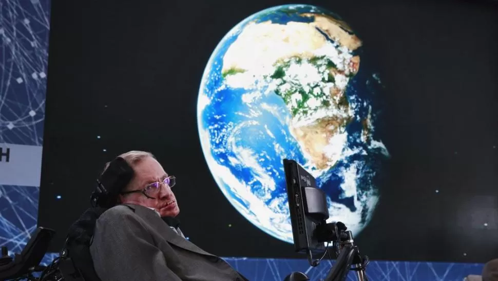 ADVERTENCIA. Stephen Hawking dice que la Tierra está al borde del colapso. Reuters.- 