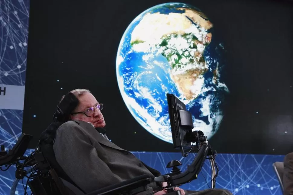 ADVERTENCIA. Stephen Hawking dice que la Tierra está al borde del colapso. Reuters.- 